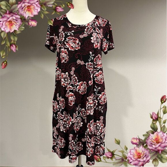 Floral short sleeve a-line swing style dress - Picture 1 of 13